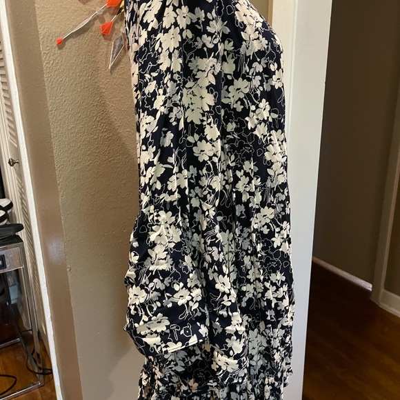 Top - Picture 3 of 4